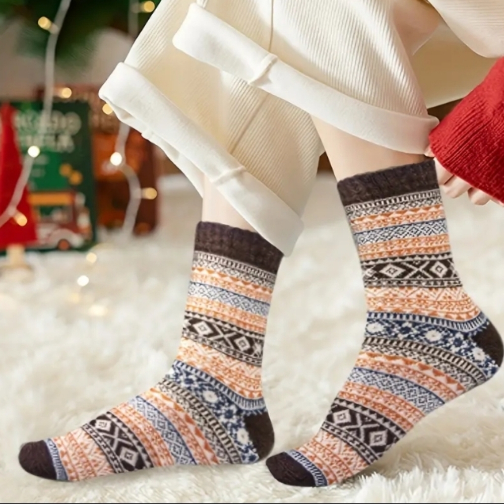 Geometric Soft Brown and Blue Mid,--Calf Socks. New!